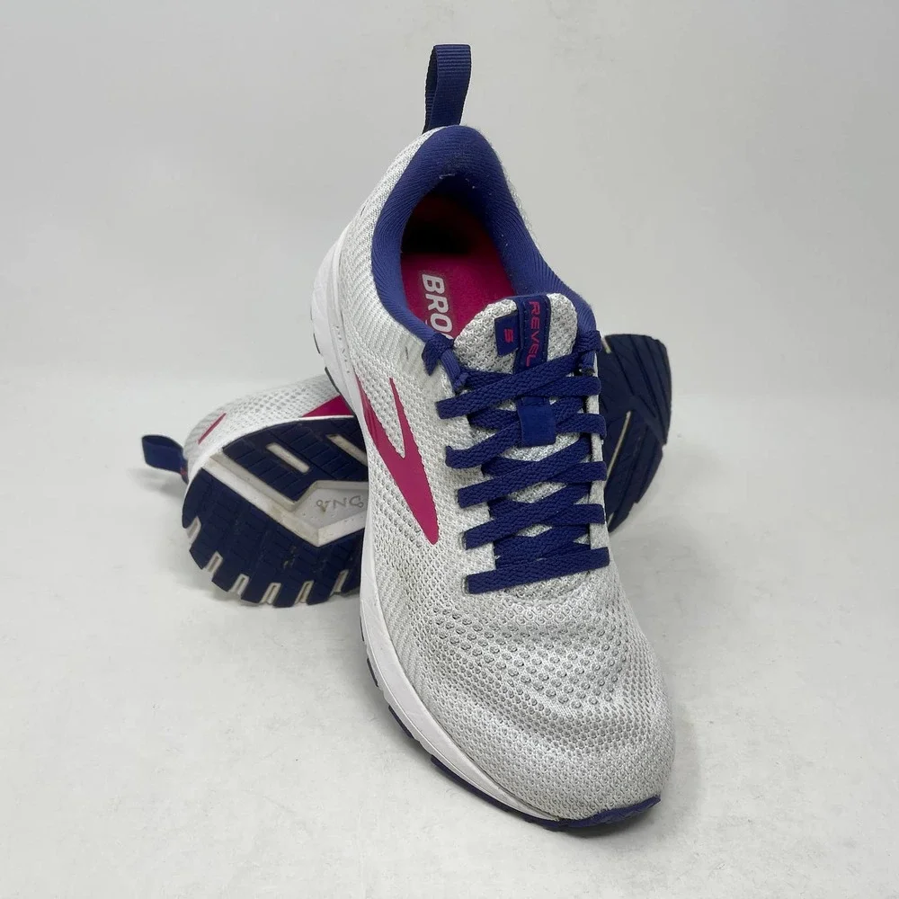 Brooks Sneakers Revel 5 Womens Sz 7 White Pink‎ 524:L.8.6